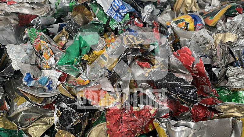 易拉罐的 “脫衣術(shù)”：炭化除漆背后的環(huán)保魔法